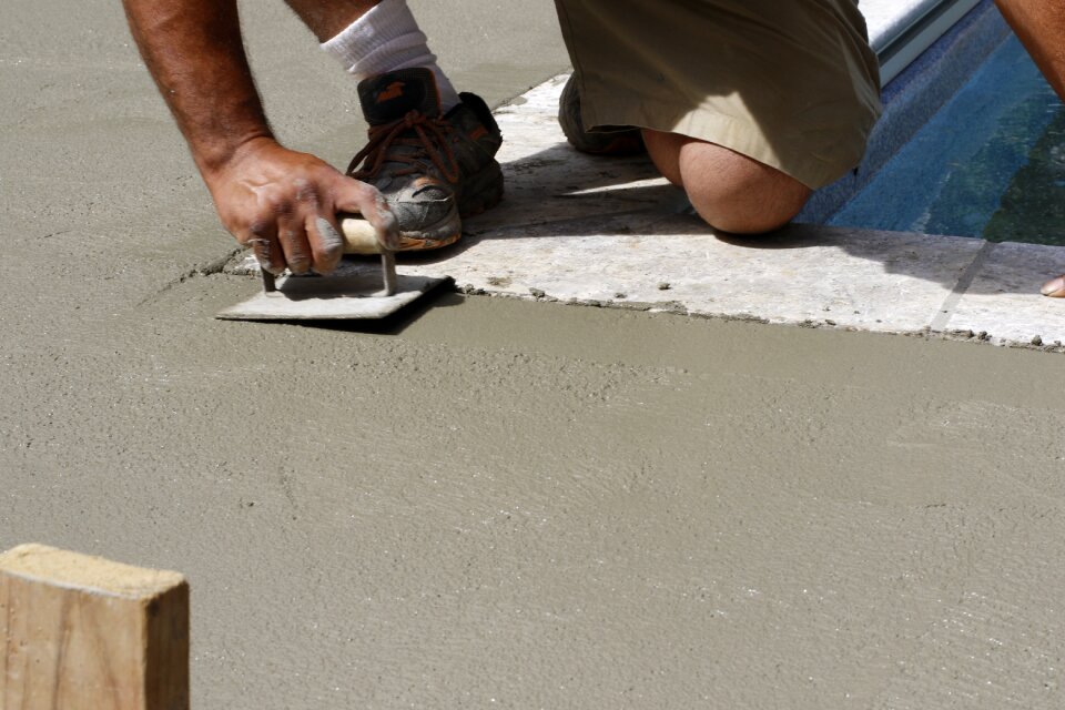 Retaining pool wall pool wall concrete retaining work