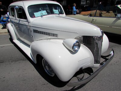 Antique automobile