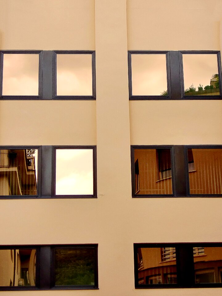 Architecture disc glass facade