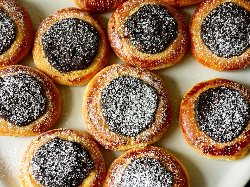Poppy plate baking