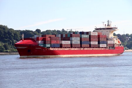 Port hamburg freighter photo