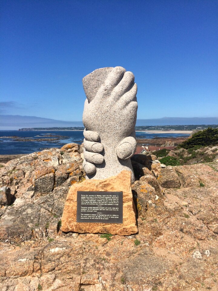 Statue hands stone