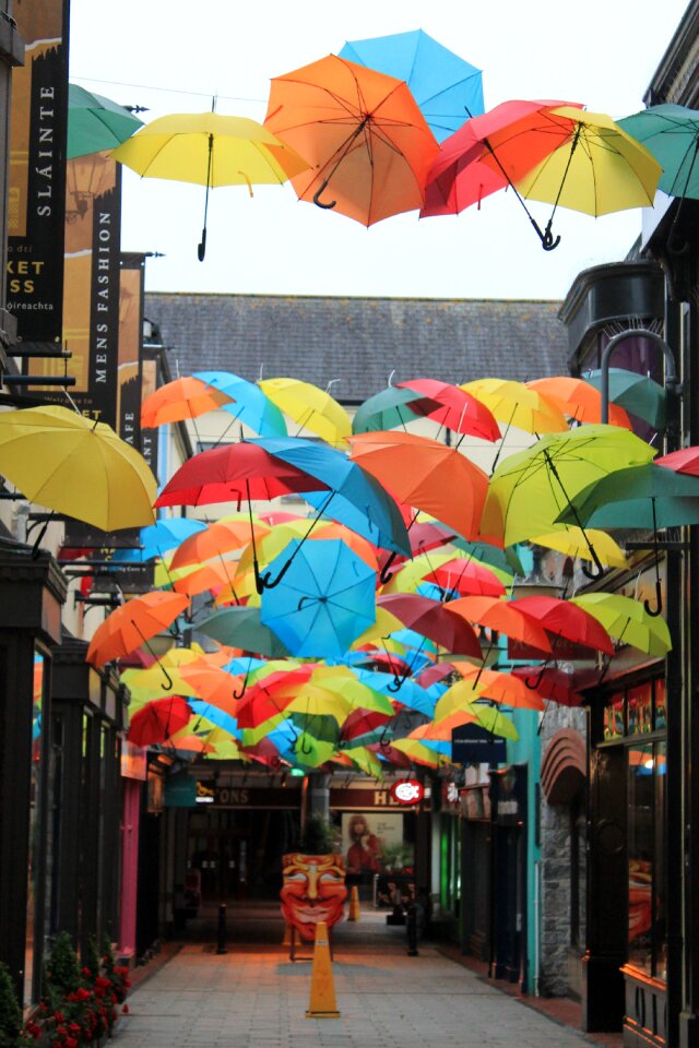Umbrellas ireland tour