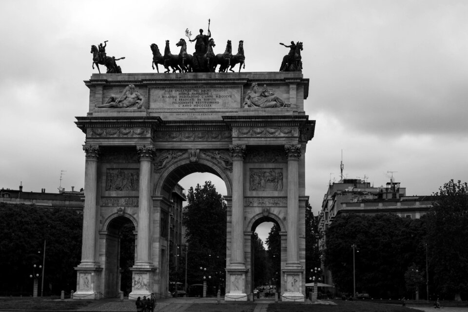Milan monument Free photos