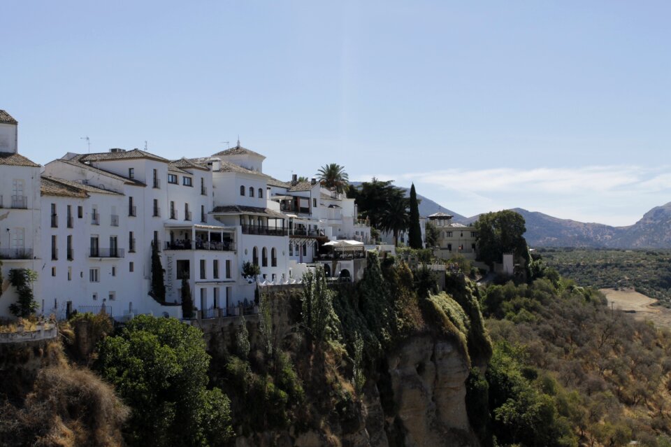 Rock town gorge white houses
