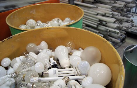 Lamps recycling environment