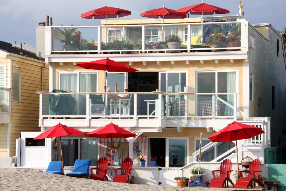 Three story vacation