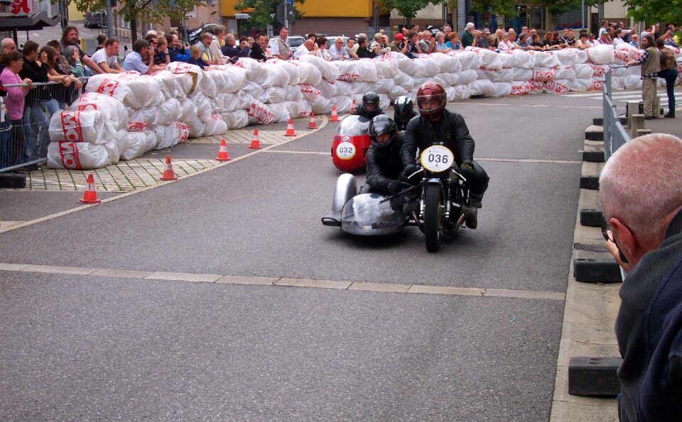 Racers sidecar race