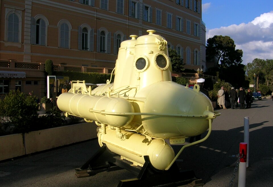 Paris submarine tiny
