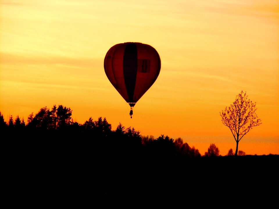 Adventure orange hot air