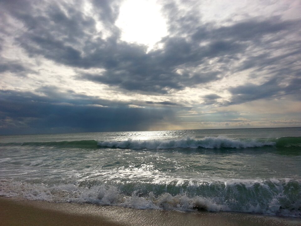 Sea waves