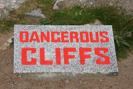 Note shield cliffs
