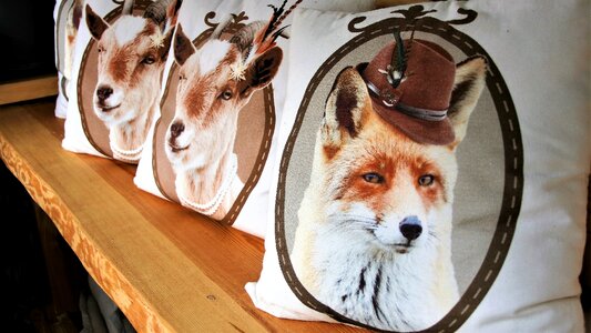 Souvenirs tastefully the style of the country