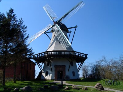 Windmill wing turn photo