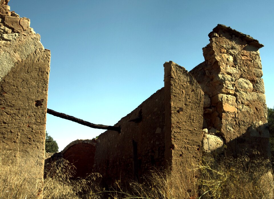 Ruins walls cracks