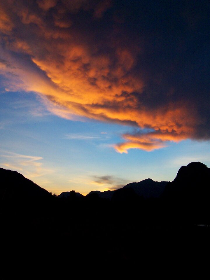 Clouds sky sun