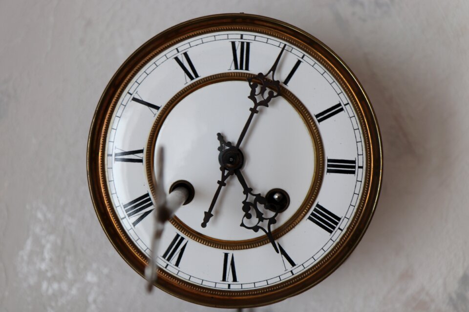 Time of time indicating dial