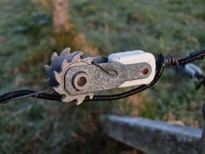 High tensile farm fence