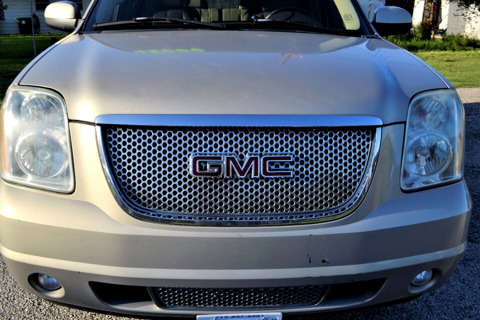 Windshield bumper automotive