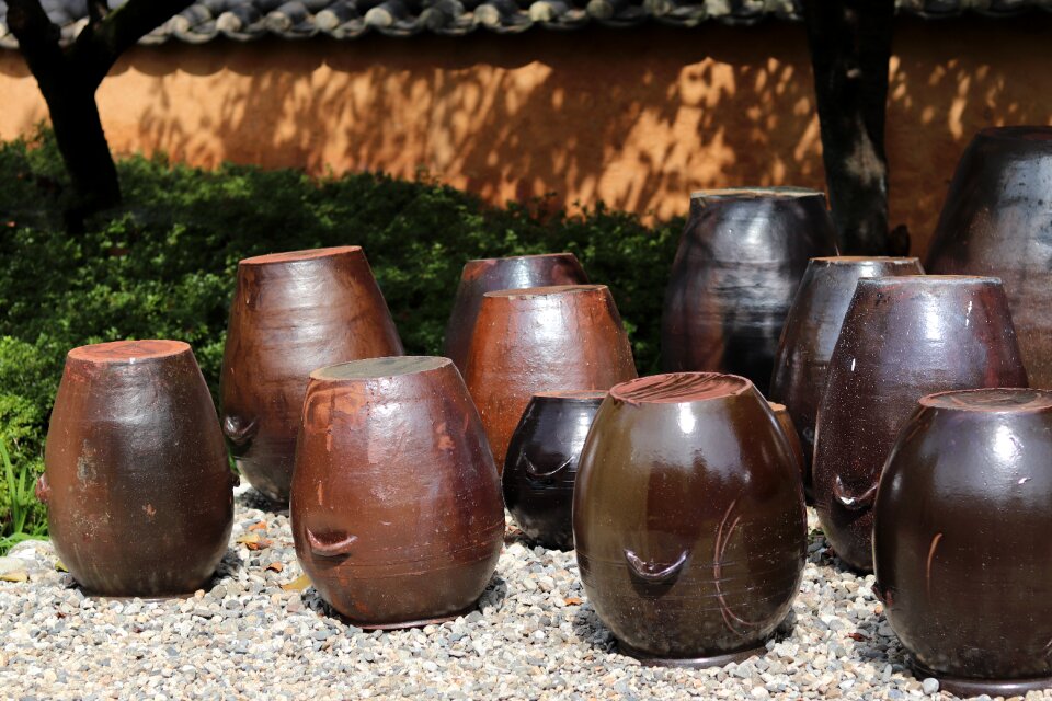 Chapter dogdae hanok jar