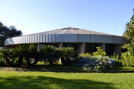 Oval dome park