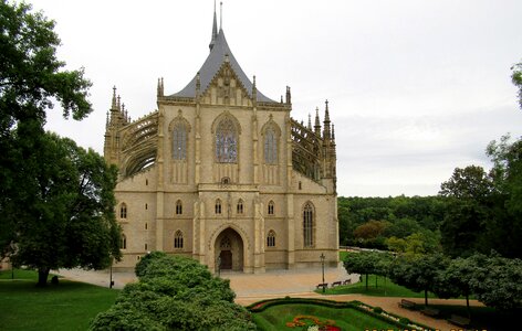 Kutna hora cathedral of st barbara park
