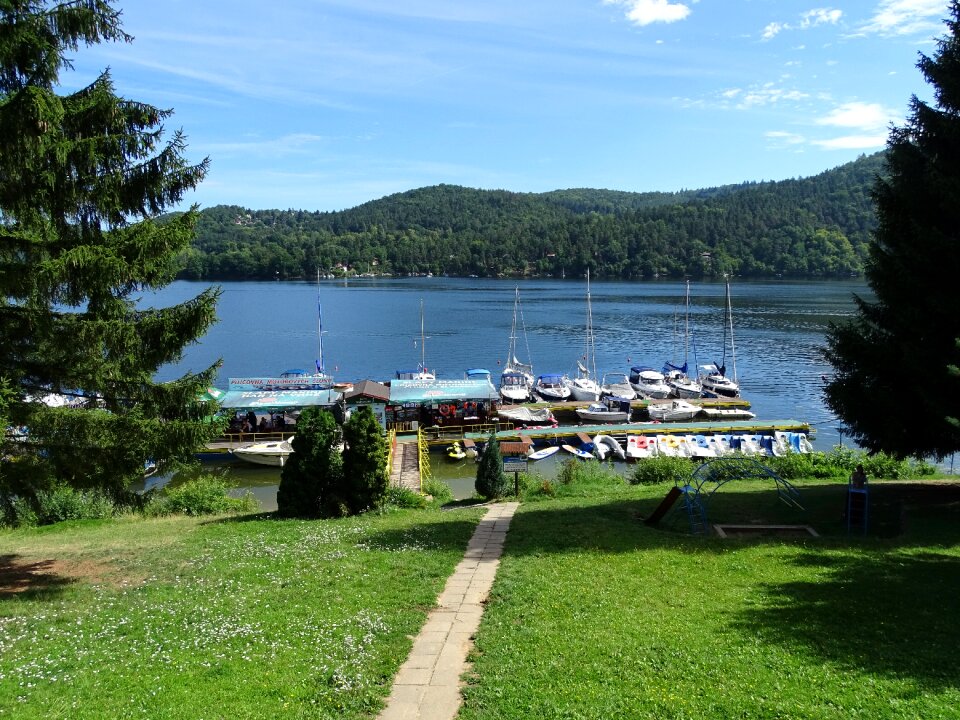 Shipping dam shipyard