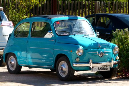 Six hundred six hundred seat seventies