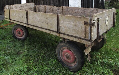 Turntable trailer wooden wall load area