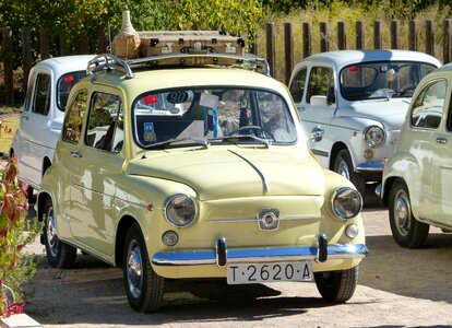 Six hundred six hundred seat seventies
