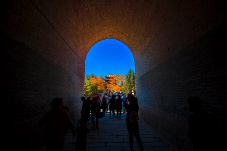Openings city gate picture-in-picture