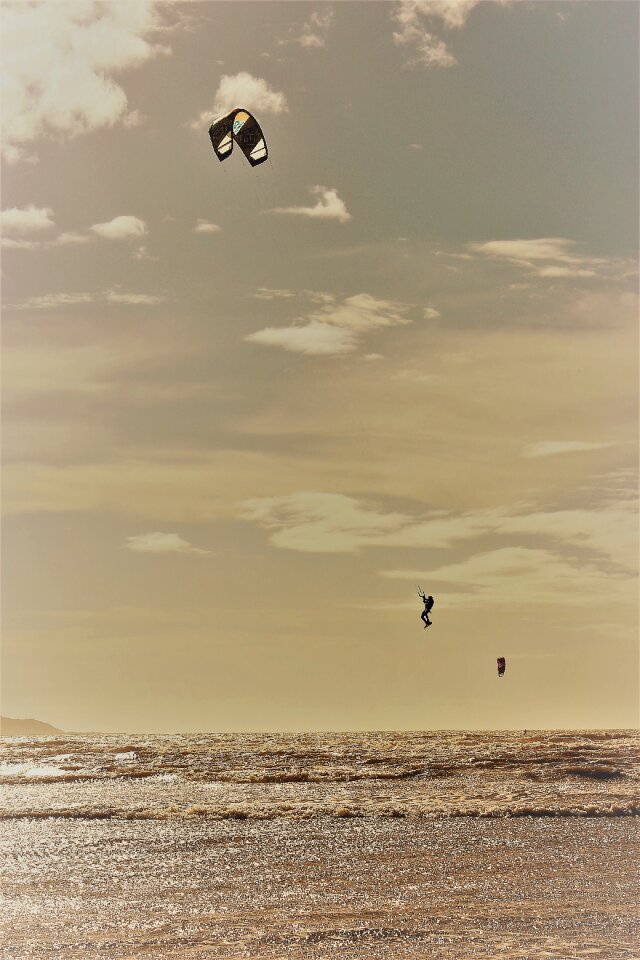 Kiteboarding flying