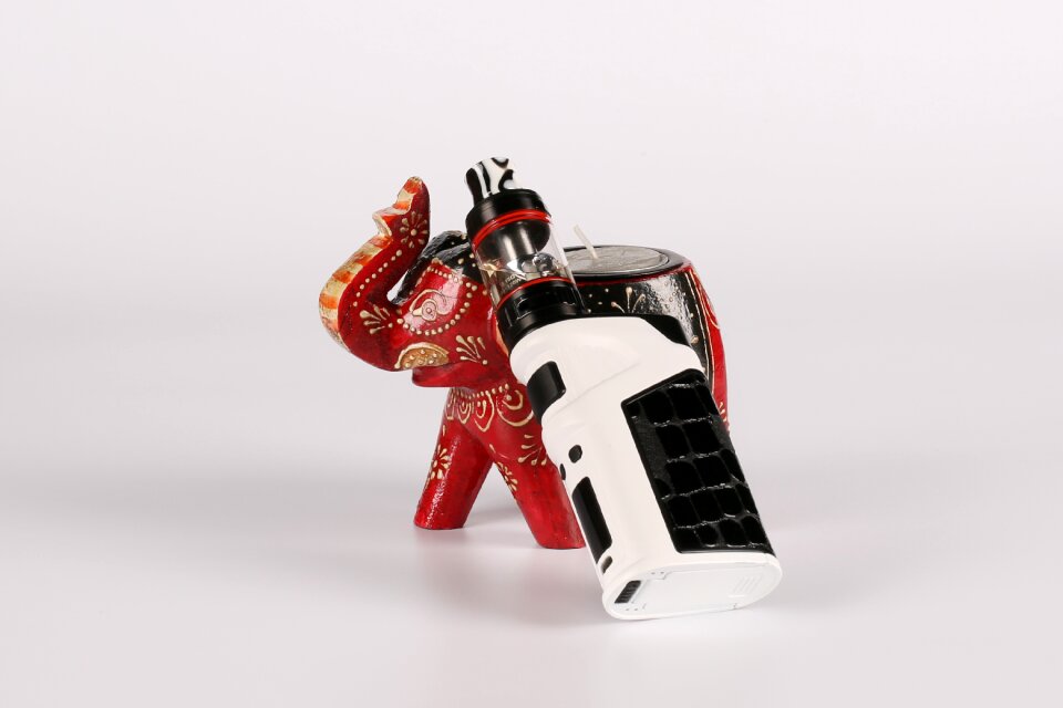Electronic cigarette elephants doll