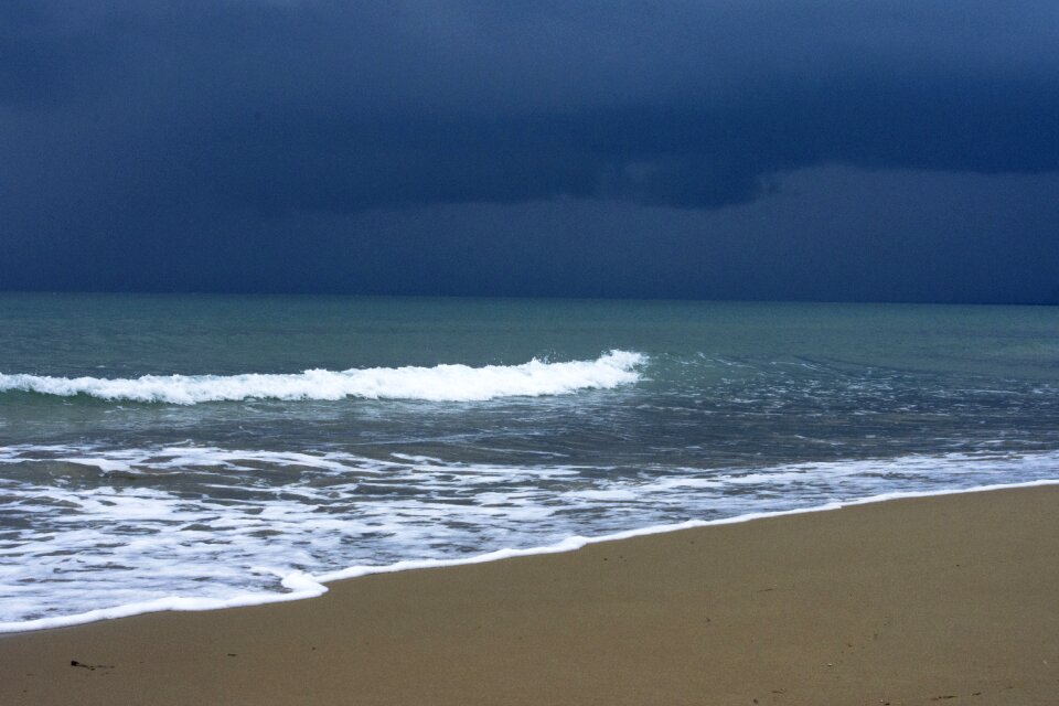 Sky wave beach
