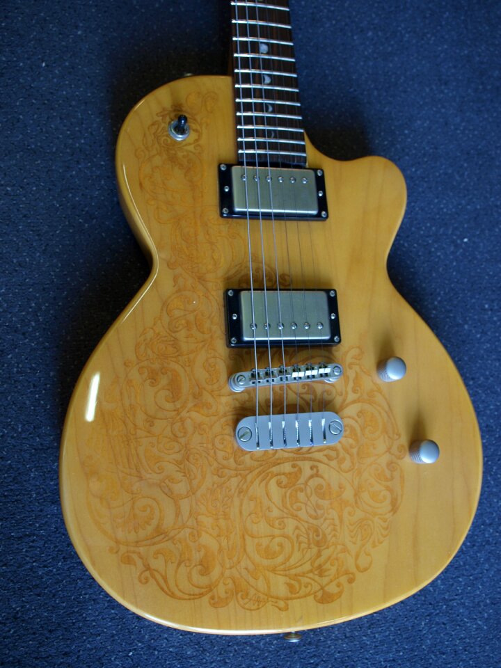 Guitar luna sol henna les paul-model
