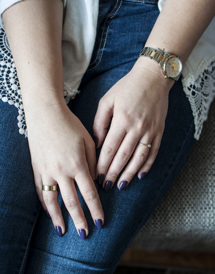 Hand the hand girl