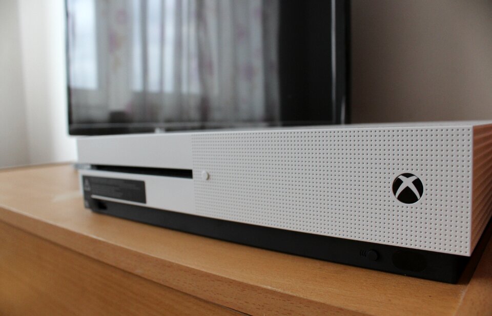 Console game consoles games