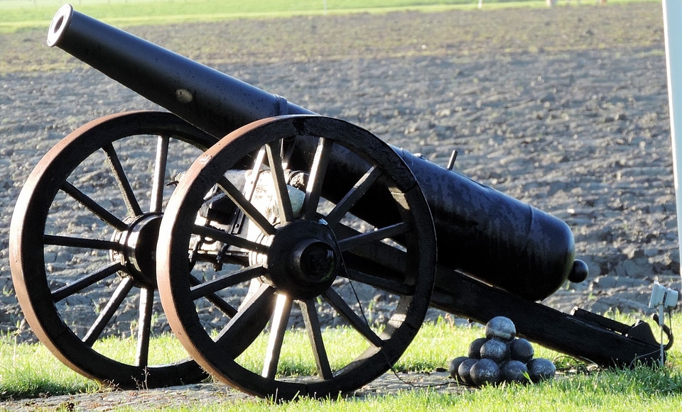 War cannonball weapon