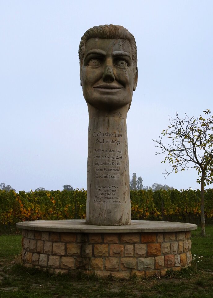 Monument vineyard statue
