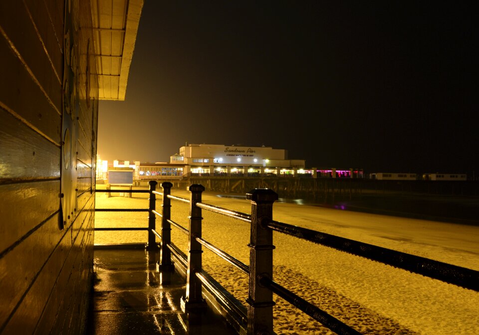 Amusement entertainment railing