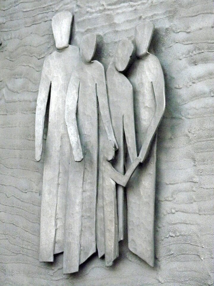 Modern figures metallic