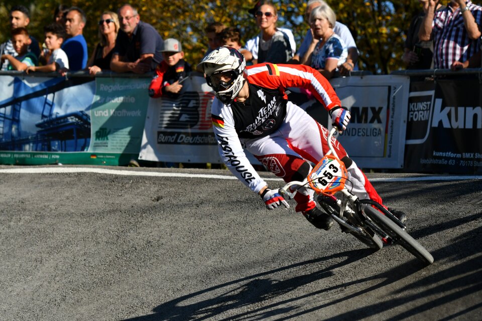 Cyclists race rad-bundesliga