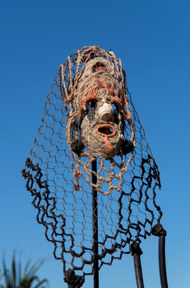 Head dress sculpture large
