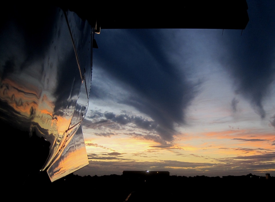 Wing horizon light