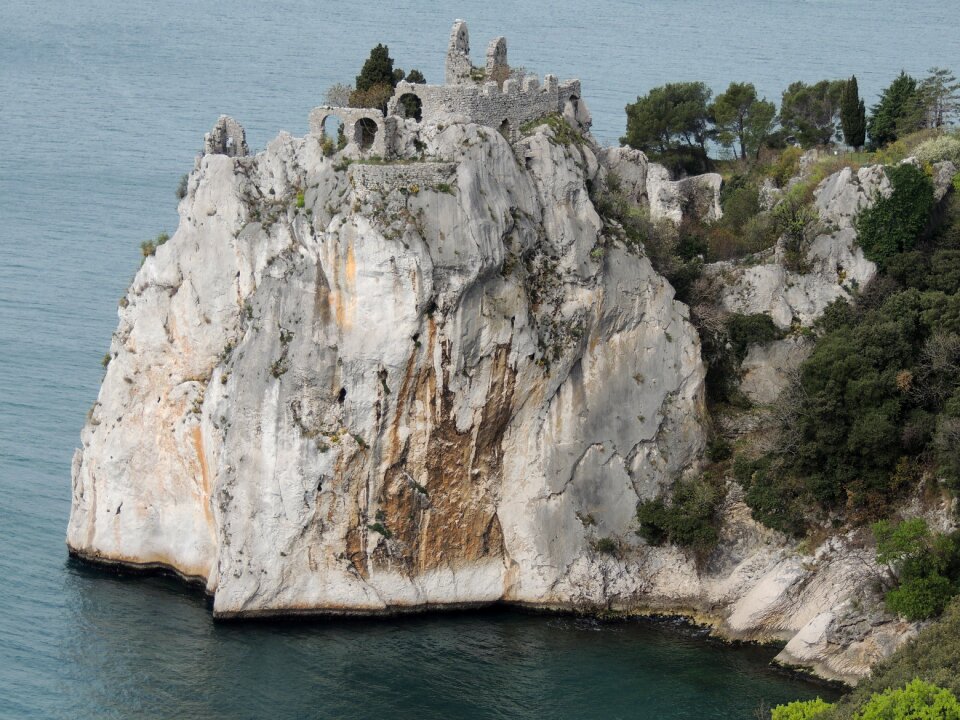 Oldcastle duino italy