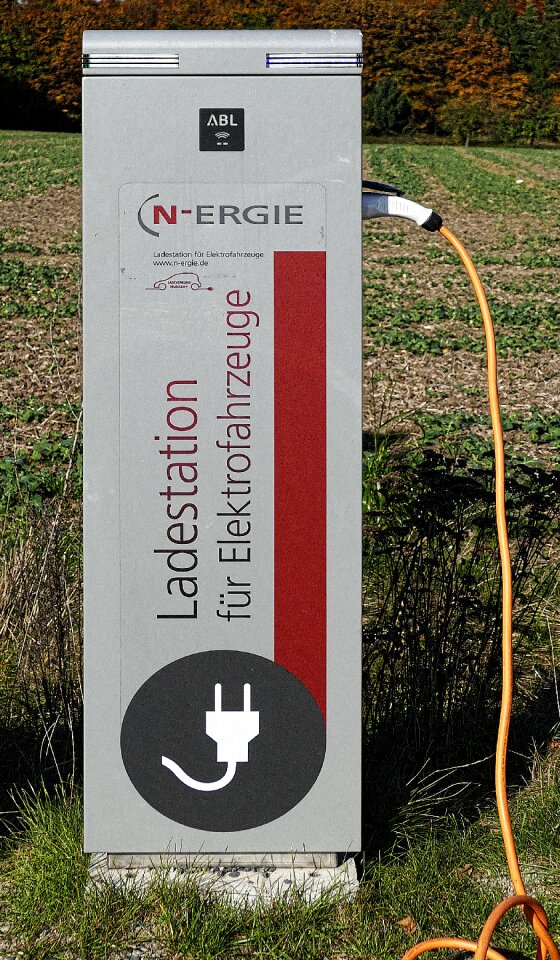 Current gas station electric car load plug-in connection