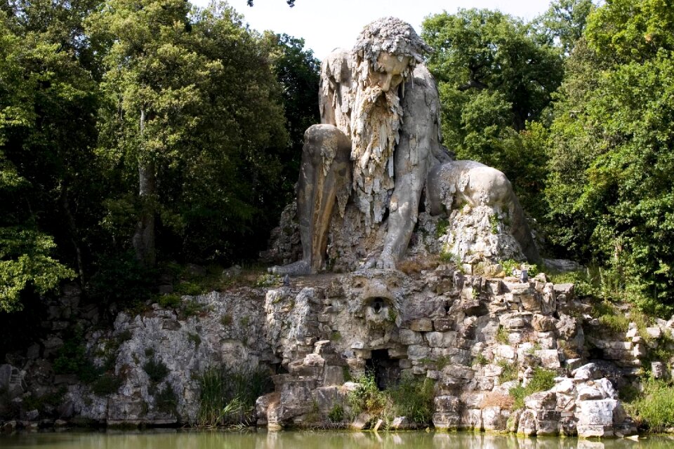 Colossus lake sculpture