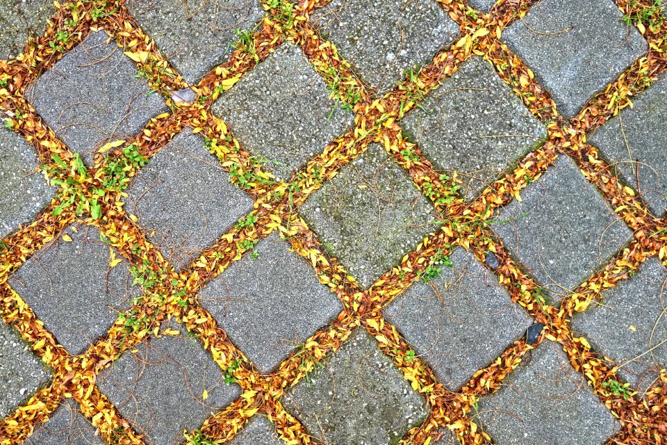 Pattern leaves sidewalk