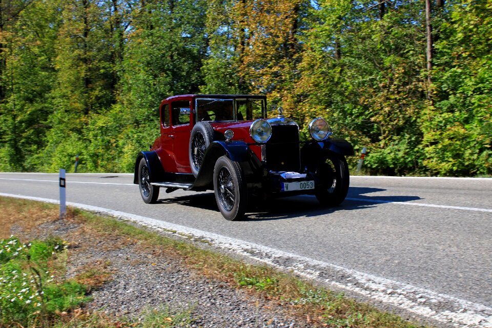 Vehicle automobile old
