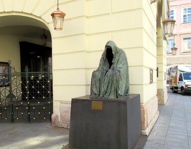 Prague theatre statue